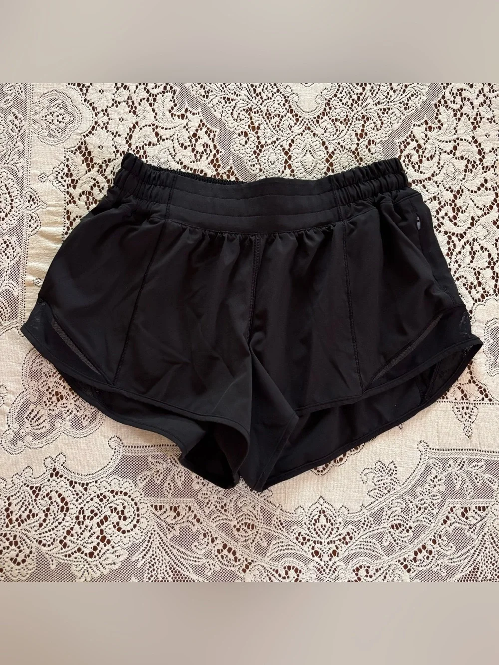 black lululemon shorts size 6